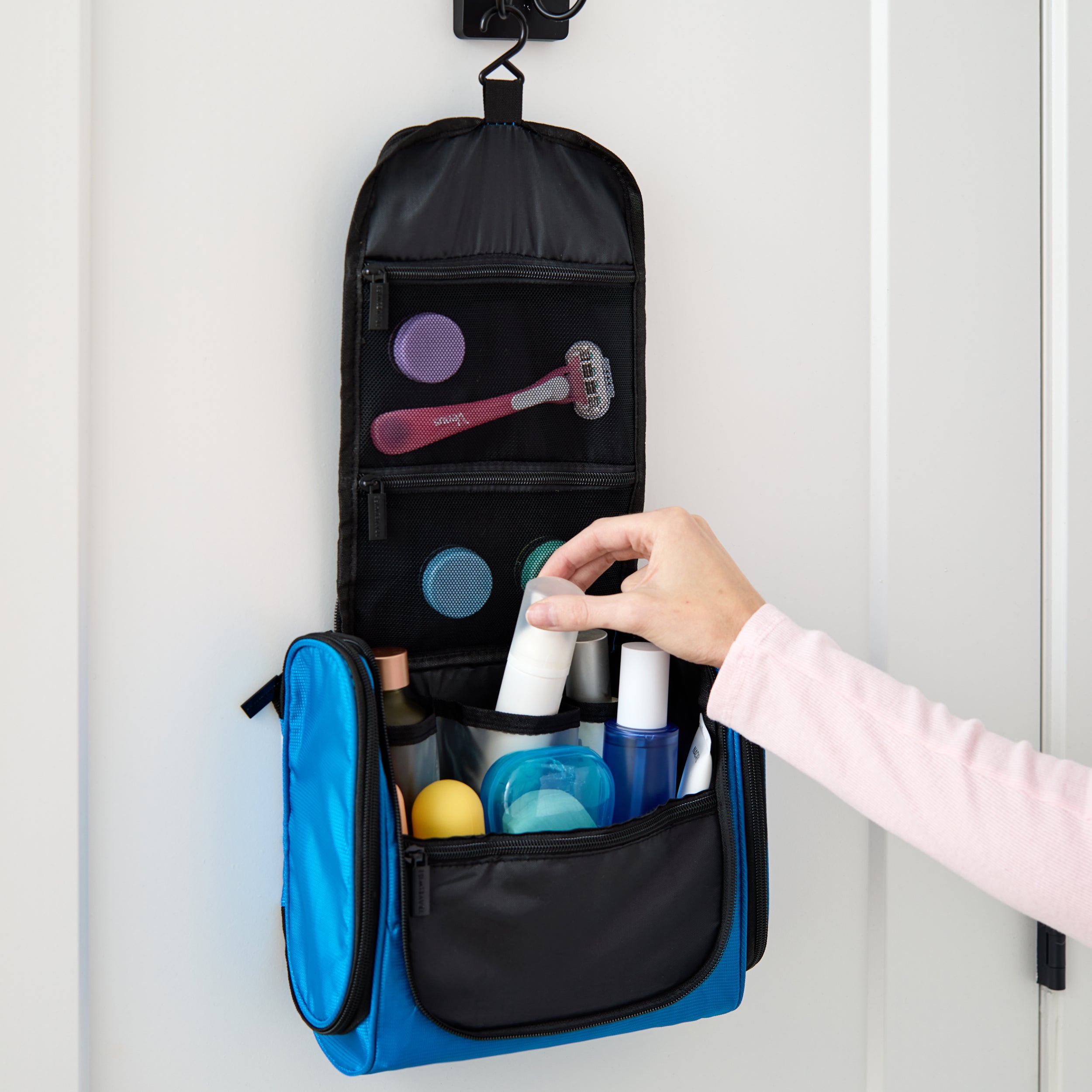 TravelWise Hanging Toiletry Bag