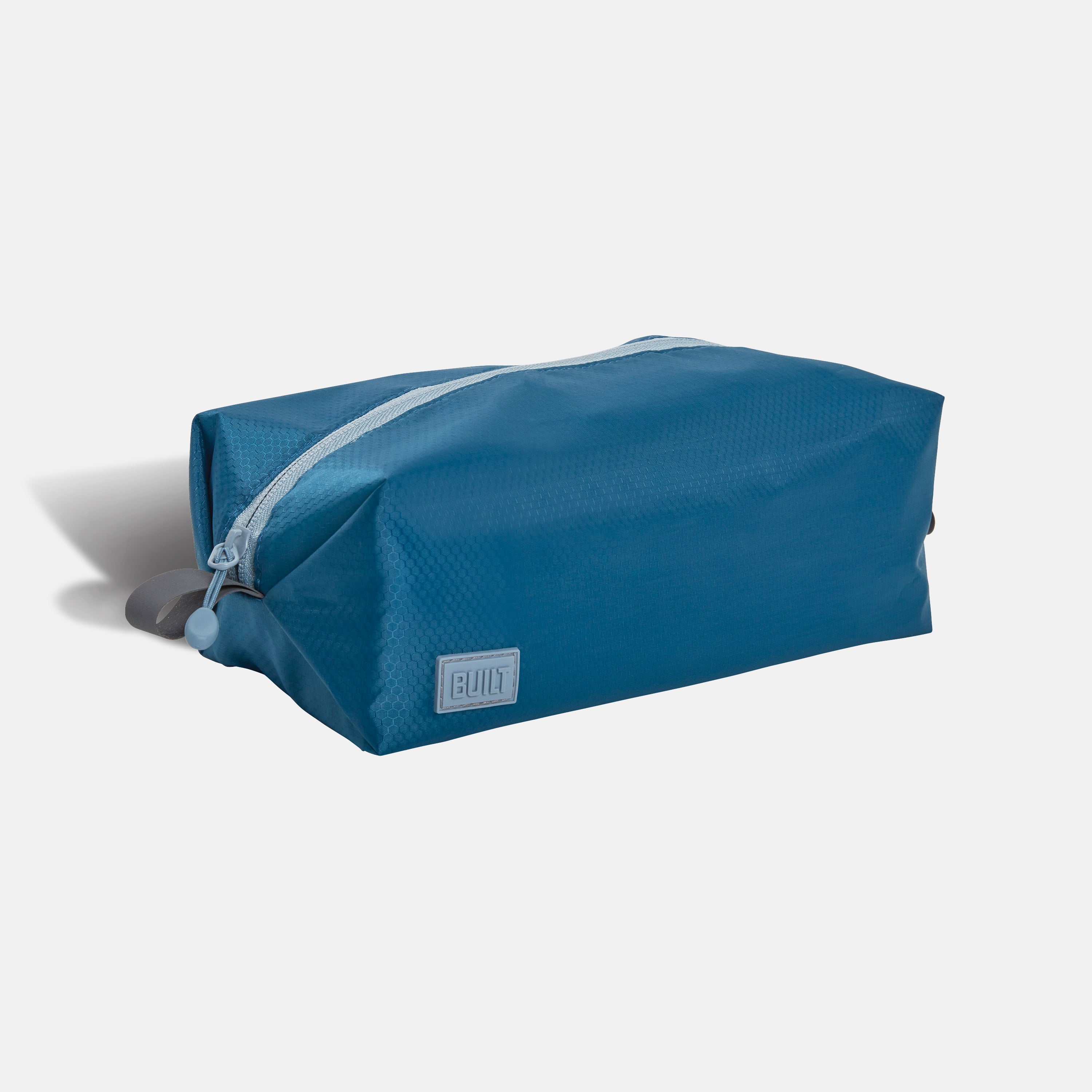 Dopp Kits & Toiletry Bags