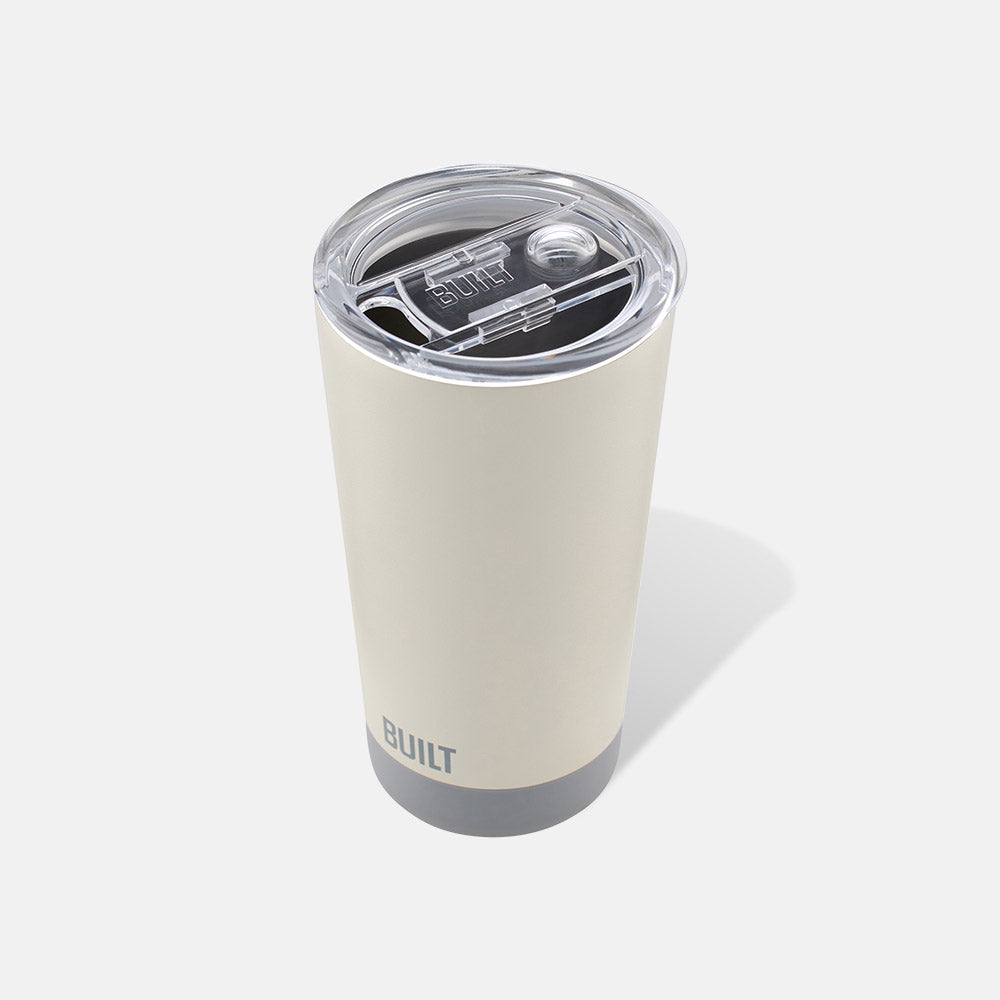 https://www.builtny.com/cdn/shop/files/BUILT_5302092_20ozCascadeTumbler_openlid.jpg?v=1682399205